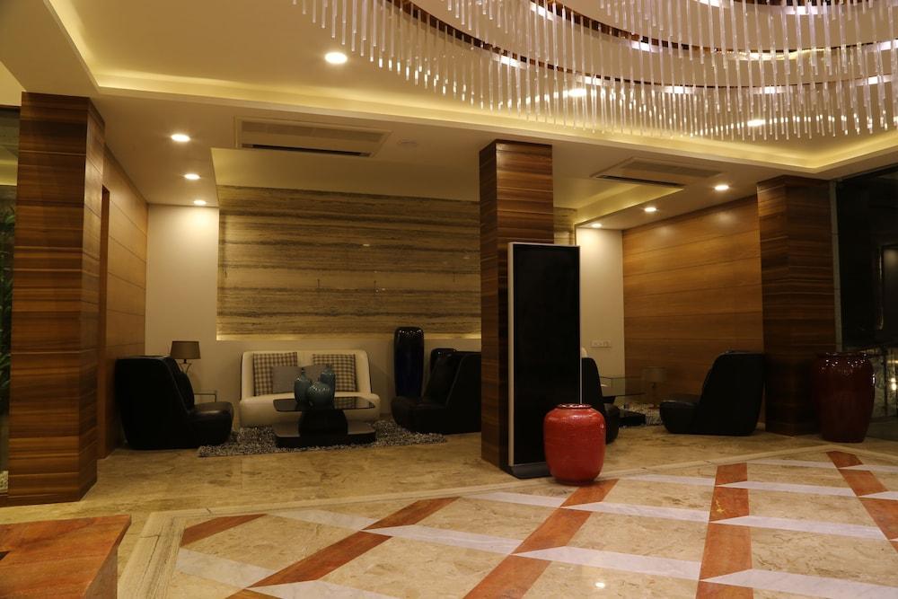 Отель The Fern Residency Mundra Экстерьер фото