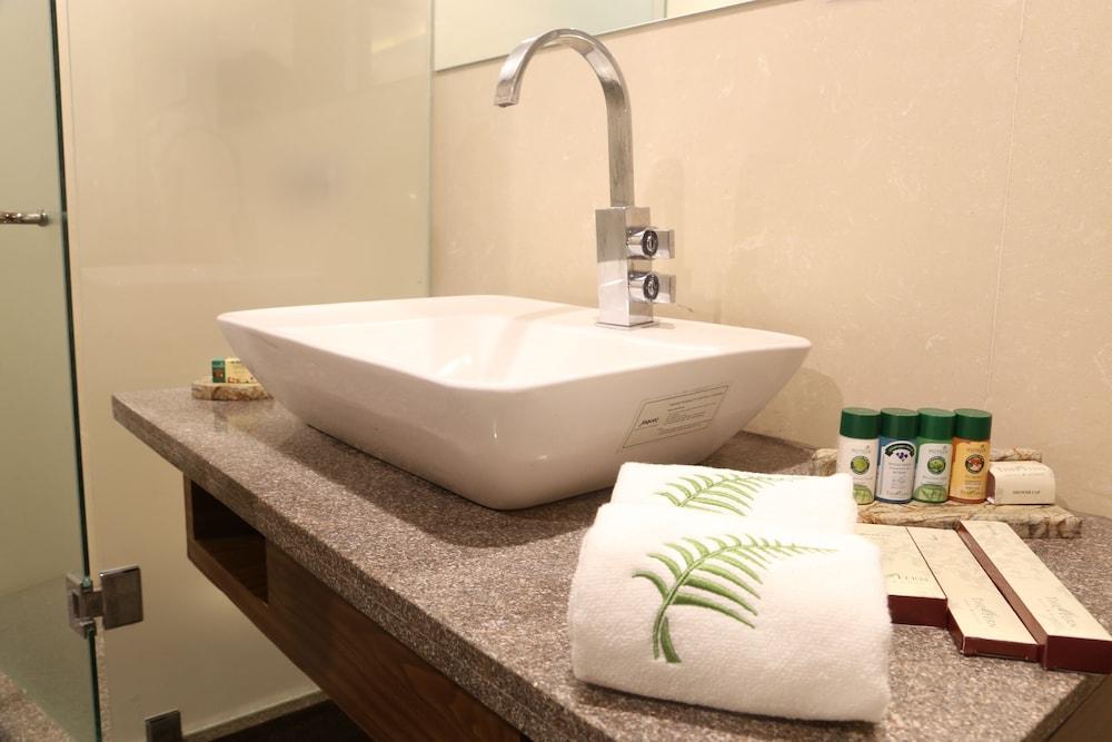 Отель The Fern Residency Mundra Экстерьер фото
