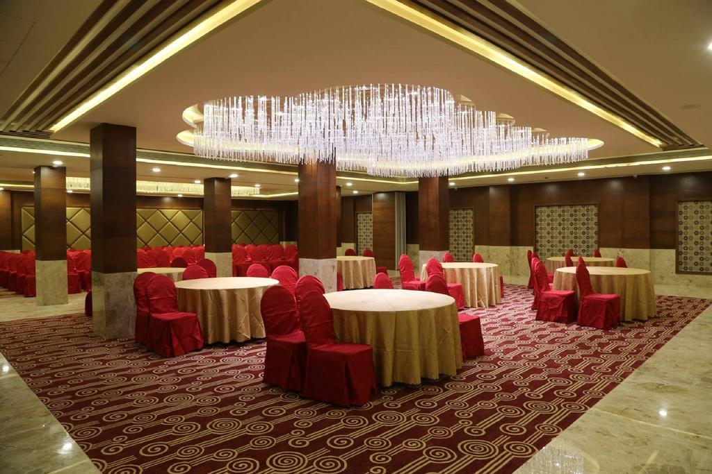 Отель The Fern Residency Mundra Экстерьер фото