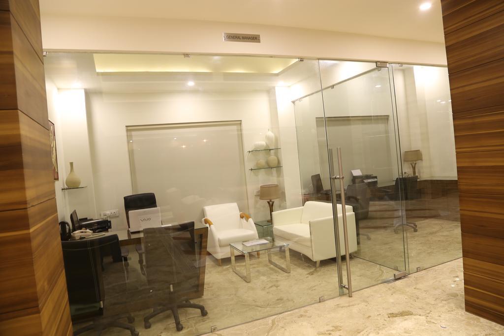 Отель The Fern Residency Mundra Экстерьер фото