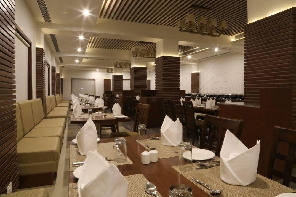 Отель The Fern Residency Mundra Экстерьер фото