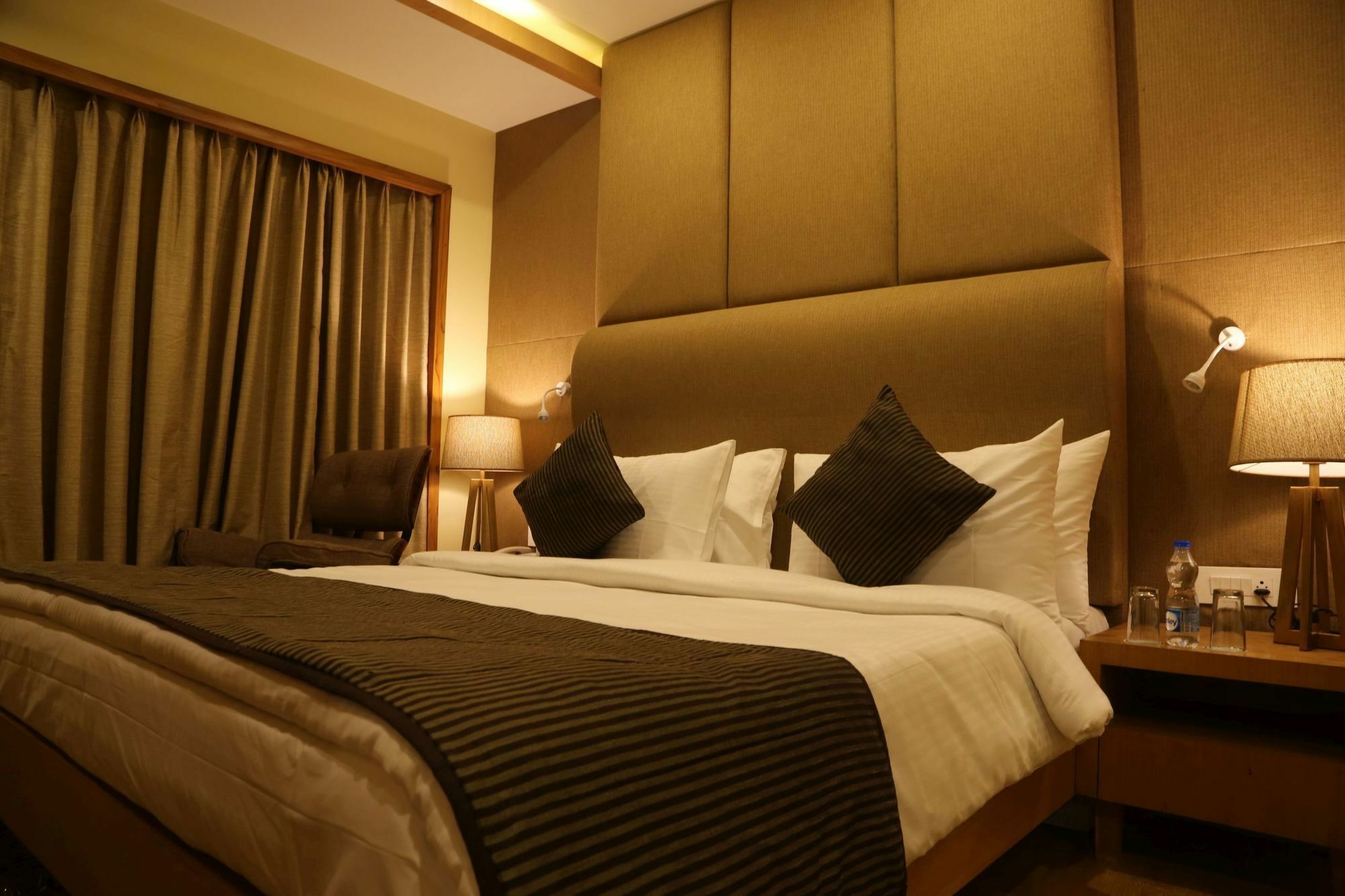 Отель The Fern Residency Mundra Экстерьер фото